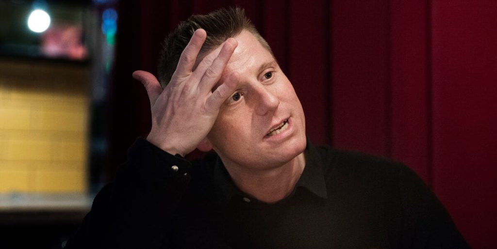 Nu er det slut for Robert Hansen: Kylet ud