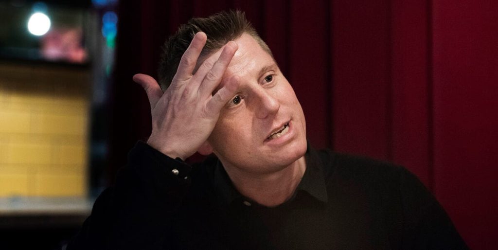 Robert Hansen giver op: Kan ikke mere