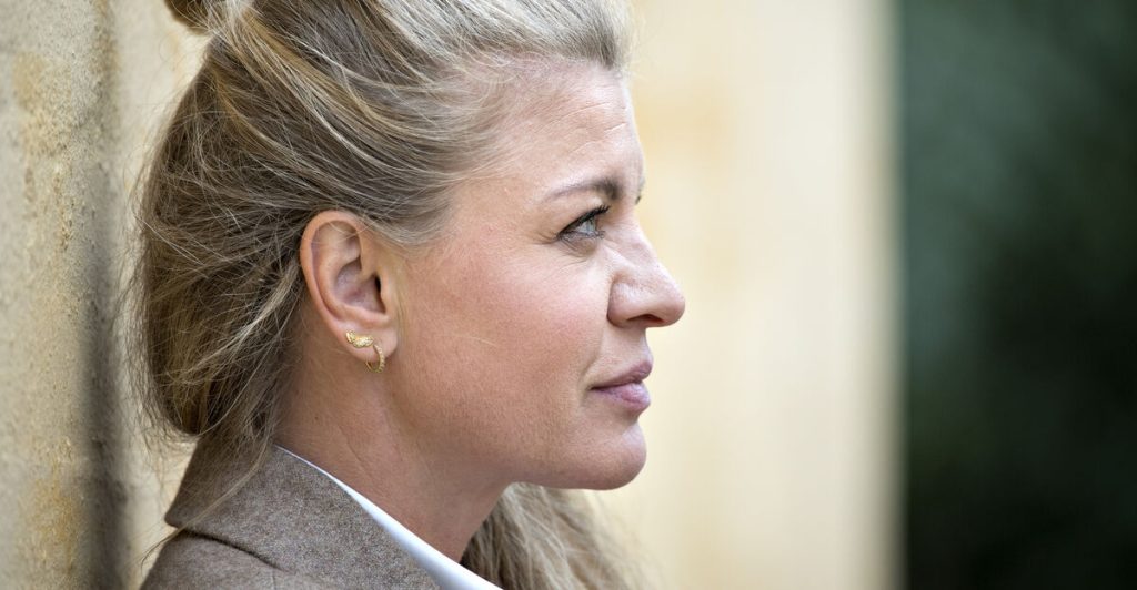 Mille Dinesen deler voldsomme billeder: Svæver mellem liv og død