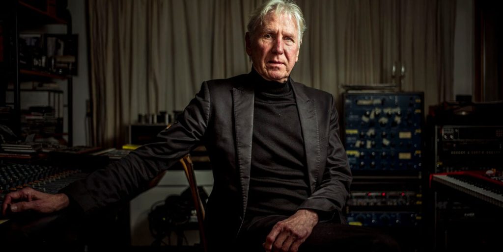 TV-2 rører ved et ømt punkt: Ny sang stiller skarpt på milliard-erstatninger