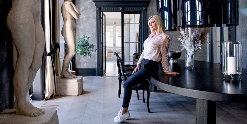 Janni Ree bryder tavsheden: Sådan har fortiden påvirket hendes valg af mænd