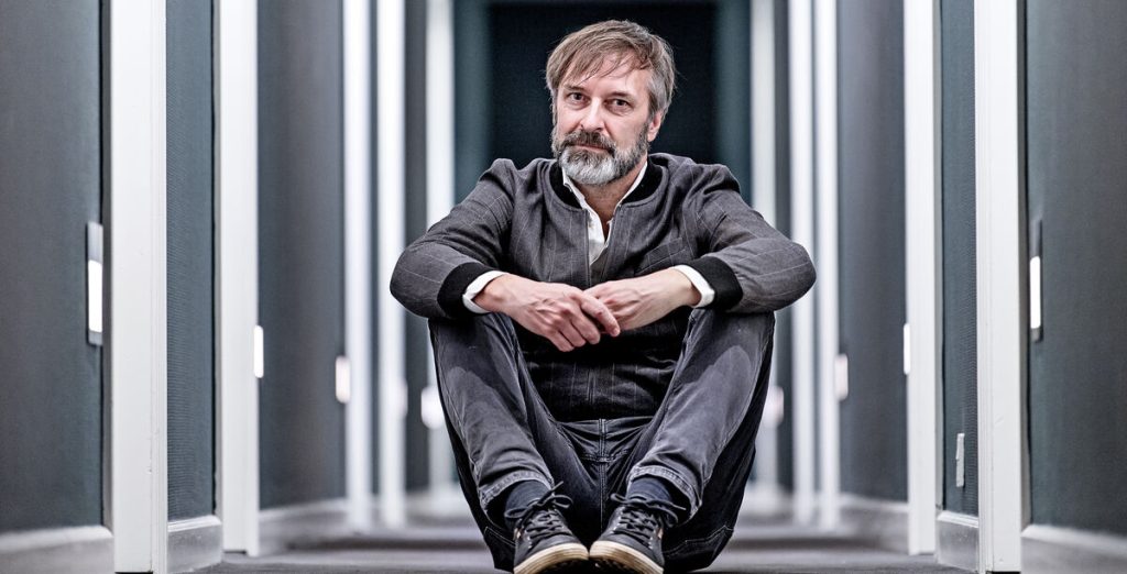 Martin Brygmann udgiver sang med kryptisk tekst: Hvad skal det betyde?