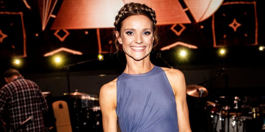 Rødvinstænder og stort smil: Lise Rønne om pinlig selfie-episode