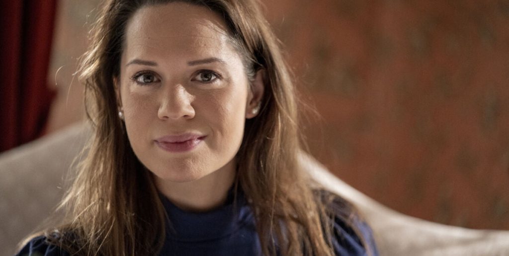 Spørgsmålene vælter ind til Amalie Dollerup: ‘Har du ikke..?’