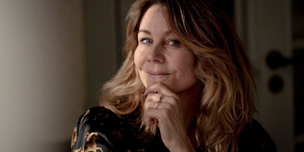 Var det så et ‘ja eller nej’? Anne Louise Hassing sætter ord på kærligheden