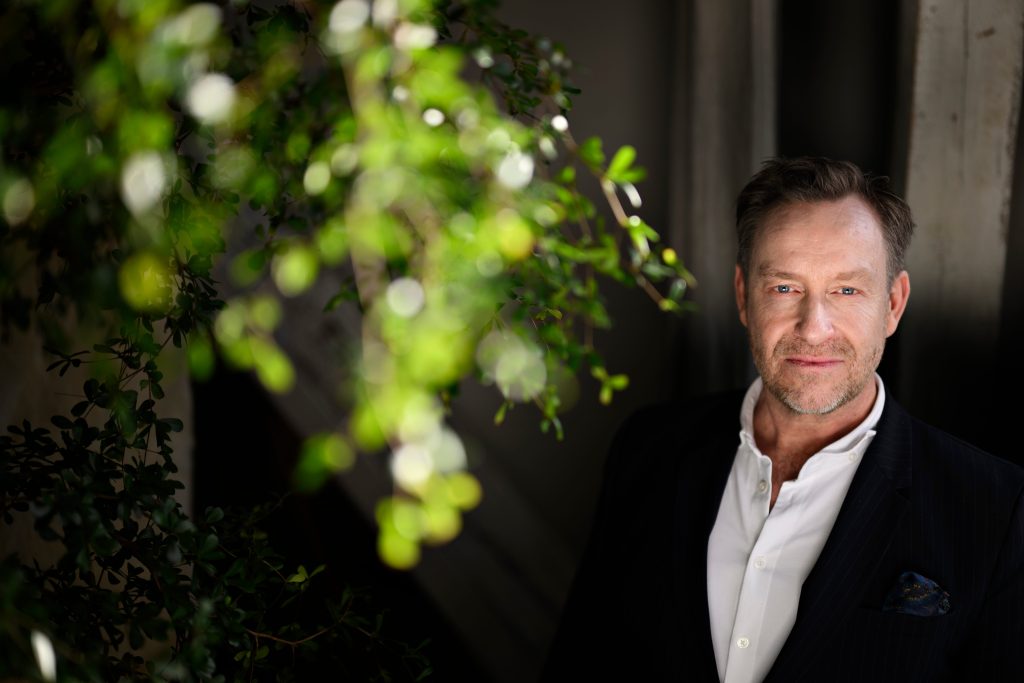 Adam Price bryder tavsheden:  Der var utroskab