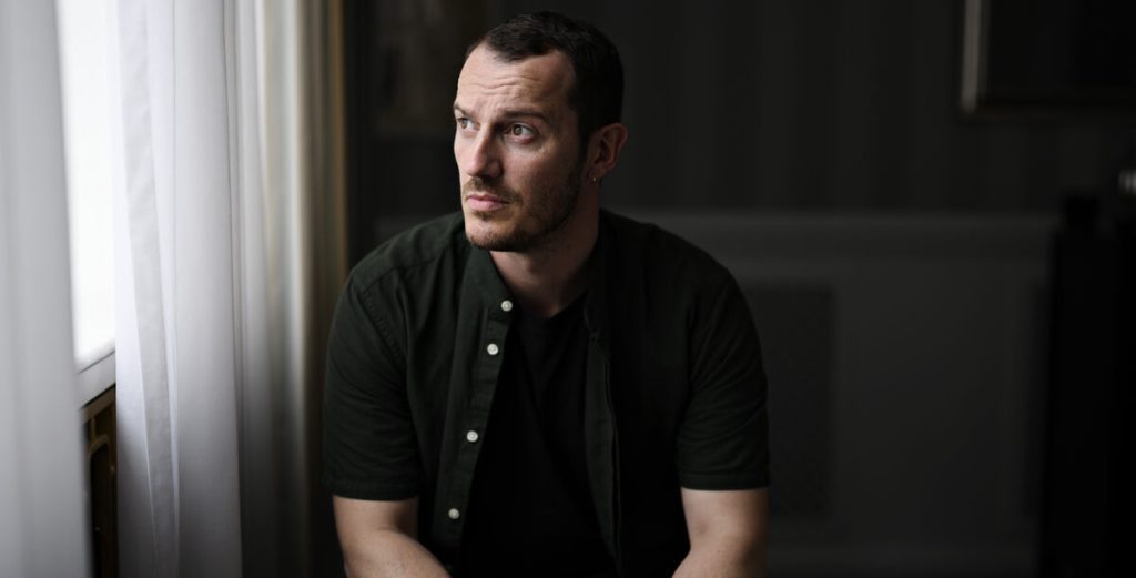 Simon Sears om stor sorg: Fik ham til at tage vigtig beslutning