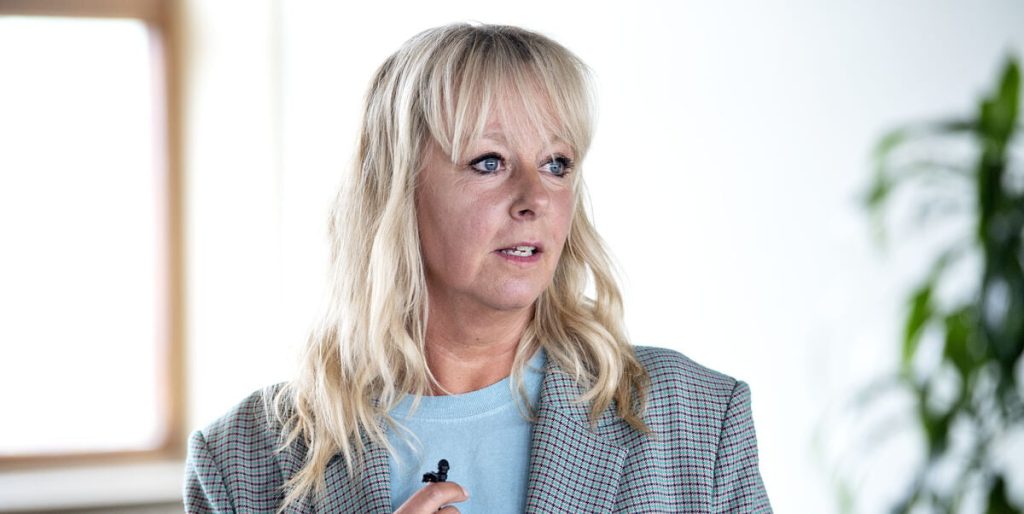 Puk Elgård så det hele: Hørte lyden af et højt slag