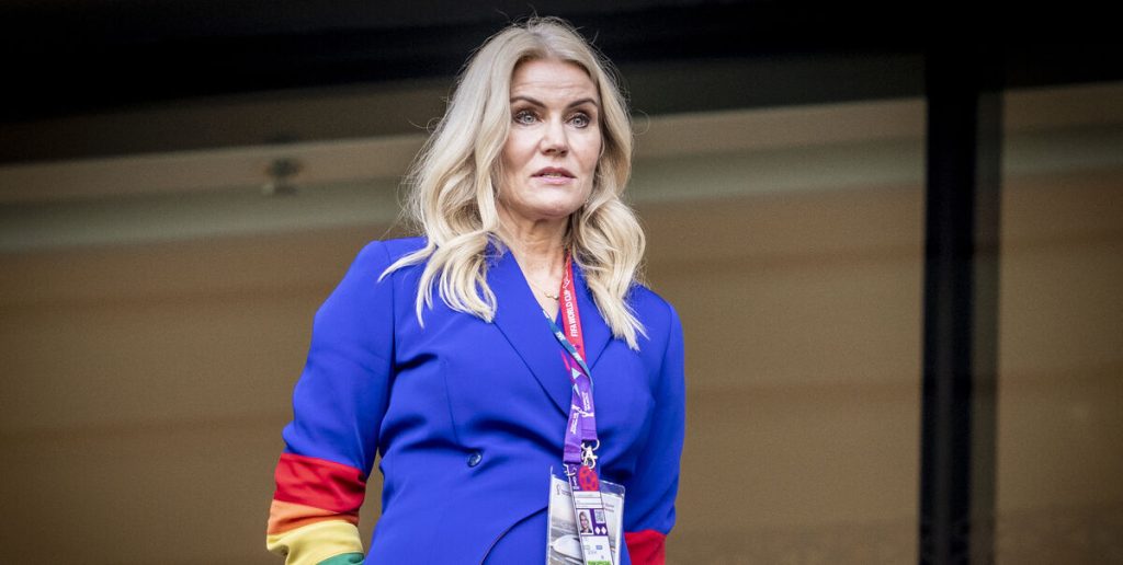 Hovsa: Helle Thorning-Schmidt fanget i kæmpebrøler