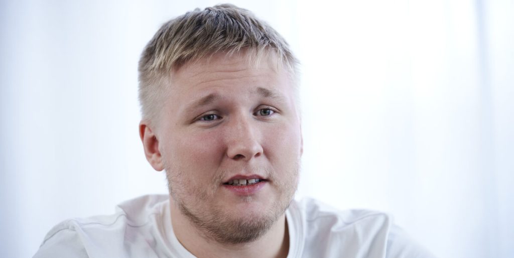 Emil Nielsen taler ud om, da alting blev sort: Ringede til mor