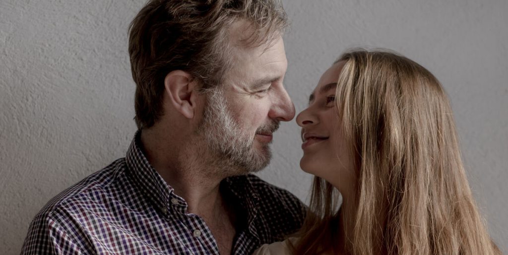 Kendt for deres 28 års aldersforskel: Nu er Jakob Olrik og Astrids Lund Johansen blevet forældre igen