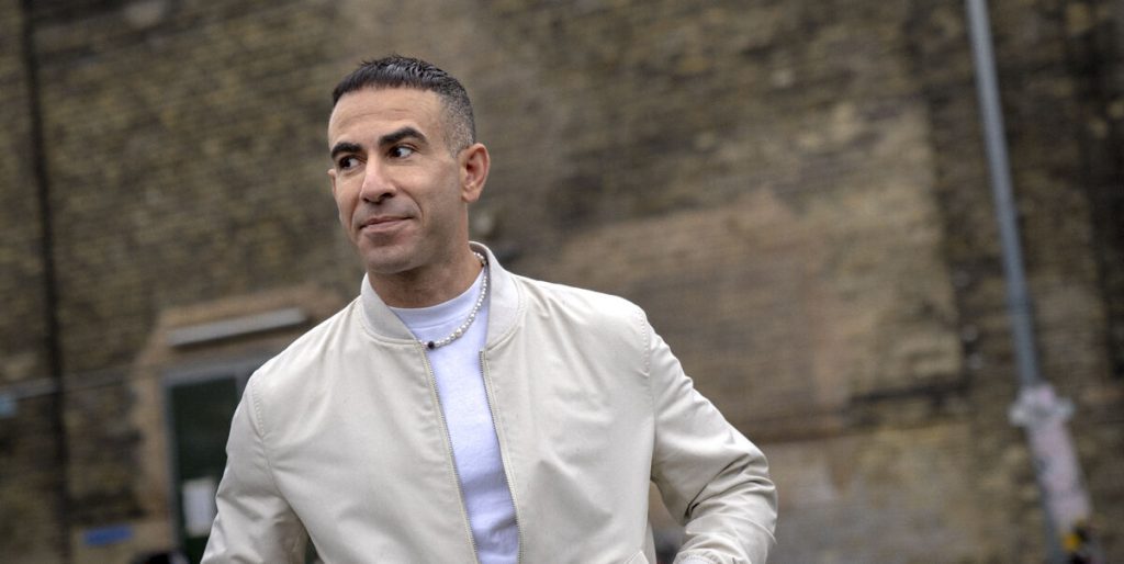 Abdel Aziz Mahmoud afslører hadefulde beskeder: Se hans geniale svar