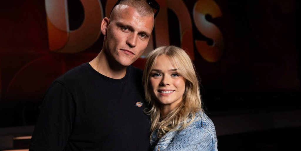 Efter frieri: Sebastian tager røven på Asta