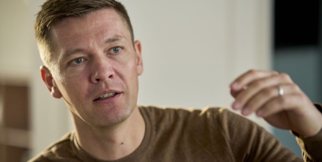 Hjerteskærende tab: Lasse Svan åbner op om sorgen over at miste sit første barn