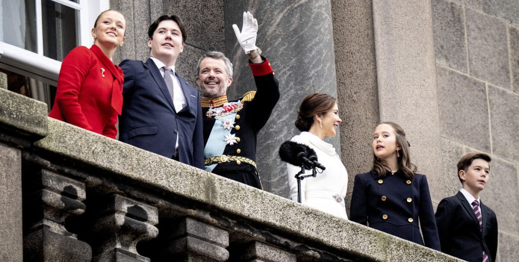 Røber detaljer: Sådan foregår det, når de kongelige er på festival