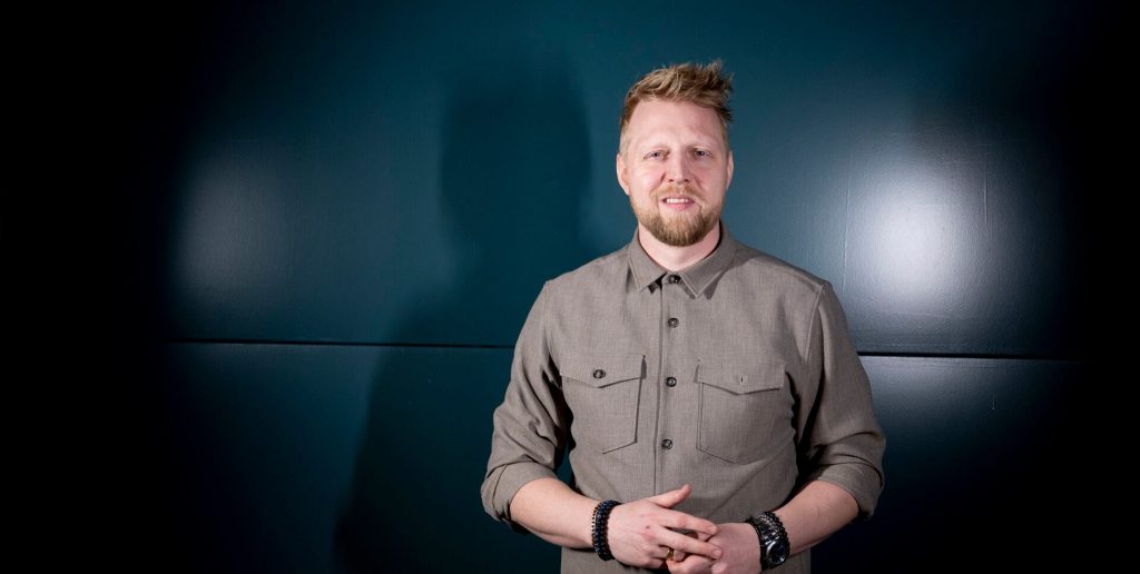 Pelle Emil Hebsgaard om værtsrolle: “Jeg har aldrig oplevet noget, der var så tæt på og så svært”