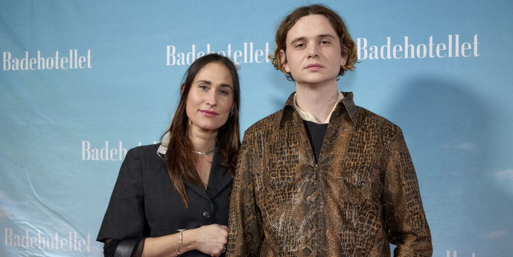 Rosalinde Mynster med overraskende afsløring om sit ægteskab