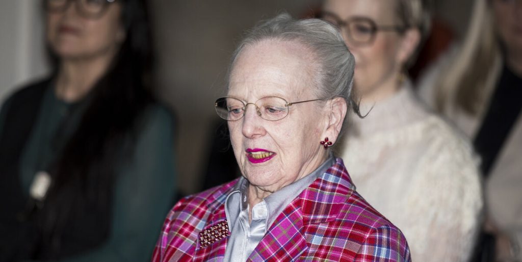 Trist besked til dronning Margrethe: Dødsfald i familien