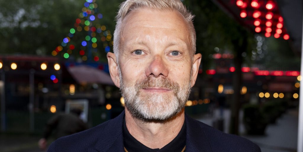 Casper Christensen afslører vild morgenrutine: “Det vil ingen ende tage”