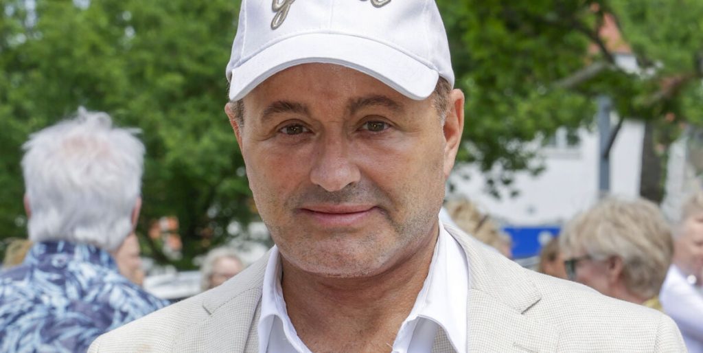 Dennis Knudsen med vildt tilbud til Amalie: ‘Du kan få en ‘tur’ af mig’