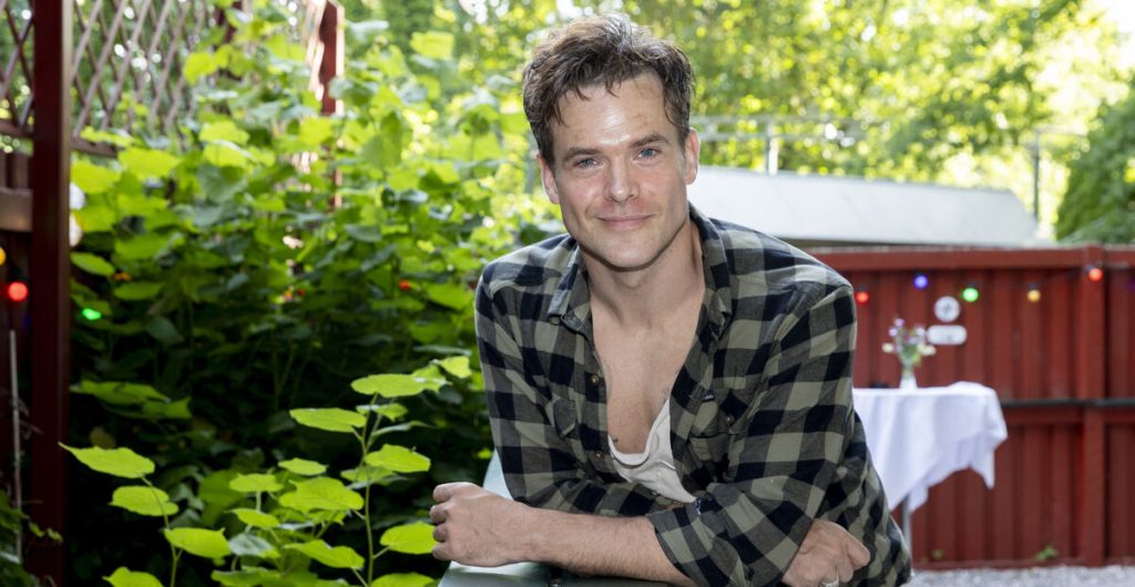 Silas Holst samler familien i ny film: Sønnen spiller med