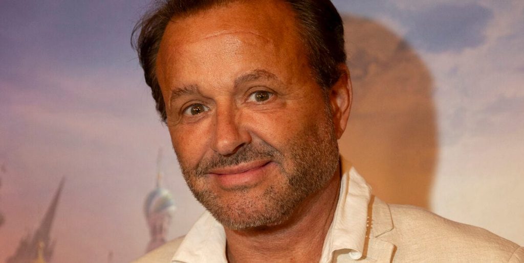 Dennis Knudsen med intim afsløring: ‘Den er 18 centimeter’