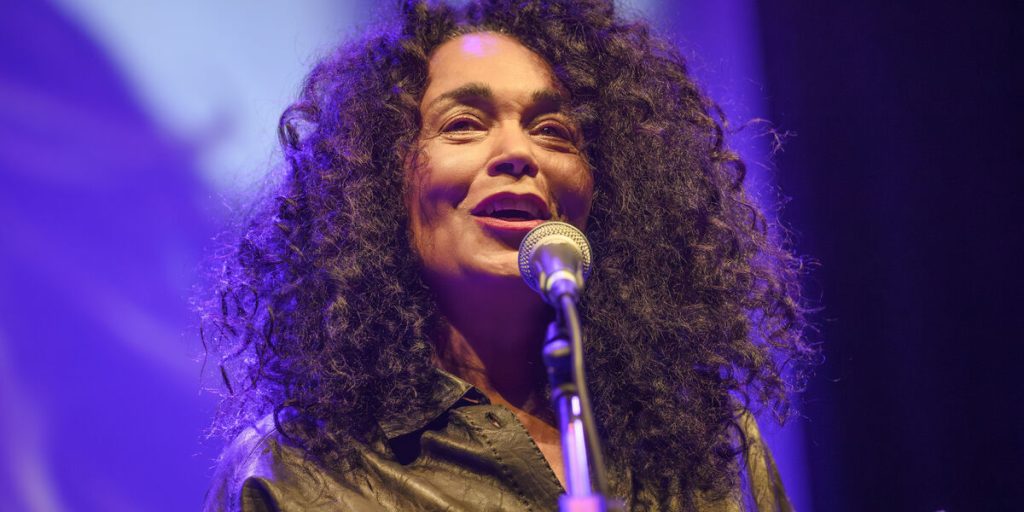 Caroline Henderson scorer kassen: Så meget tjener hun