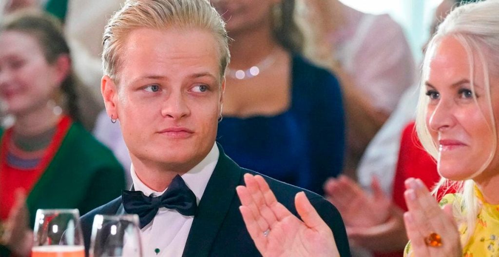 Kongehus i stormvejr: Nu åbner Mette-Marit alligevel op