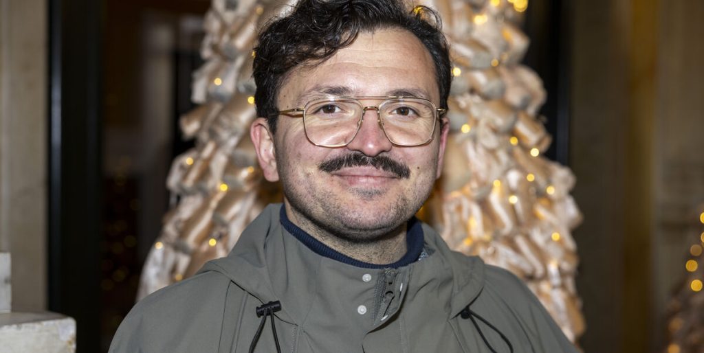 Er det dig, Umut? Nu bryder kendiskokken tavsheden