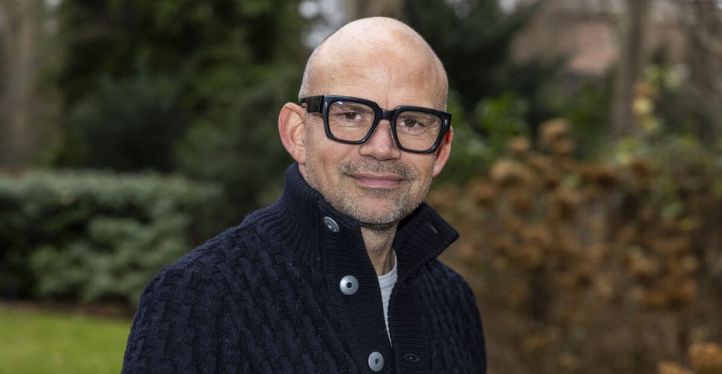 HVOR stor er den egentlig? Nu deler Jesper Vollmer sjovt billede