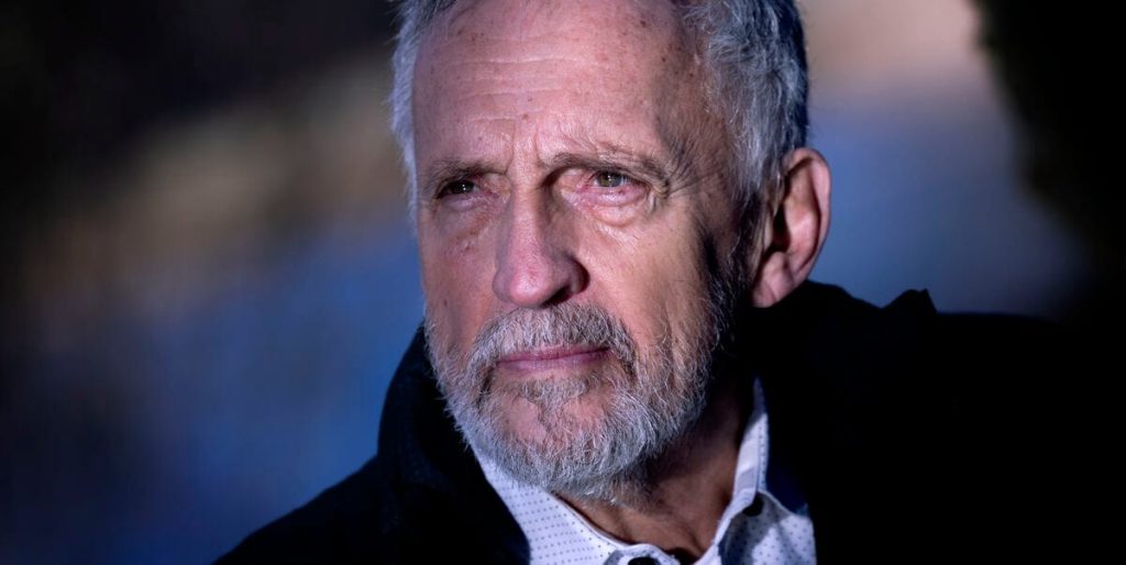 Jussi Adler-Olsen raser over anmelder: ‘Idiot’