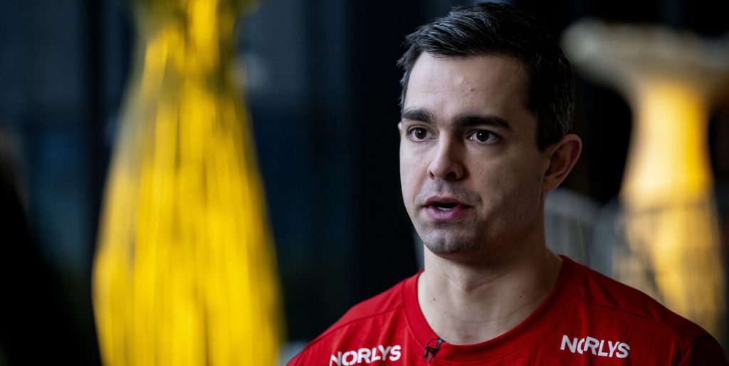 Rasmus Lauges datter blev født i uge 24: Nu deler familien den rørende historie