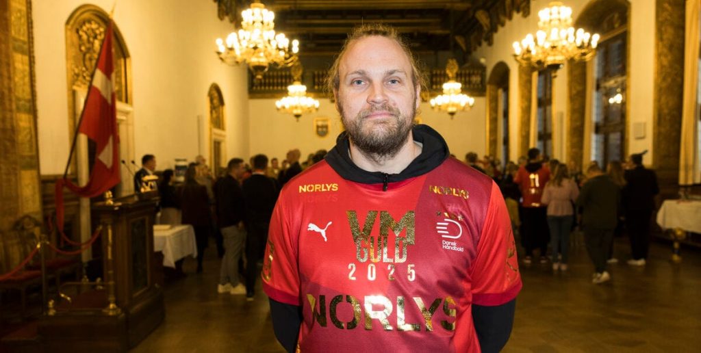 Henrik Møllgaard og familien har sat boligen til salg: Så smukt bor han