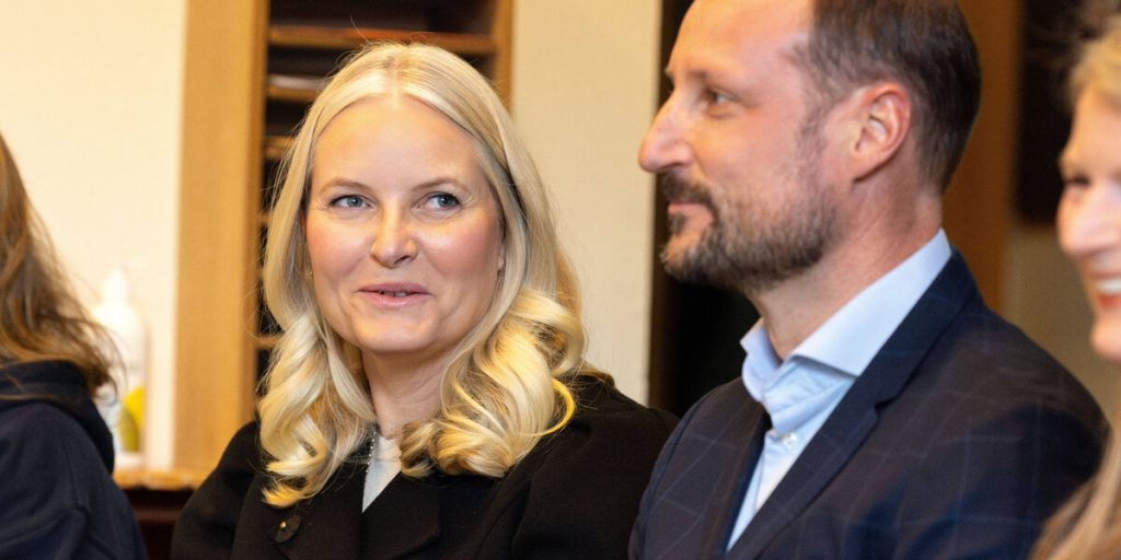 Nye detaljer om kronprinsparret: Så mange ansatte har kronprins Haakon og kronprinsesse Mette-Marit i privaten