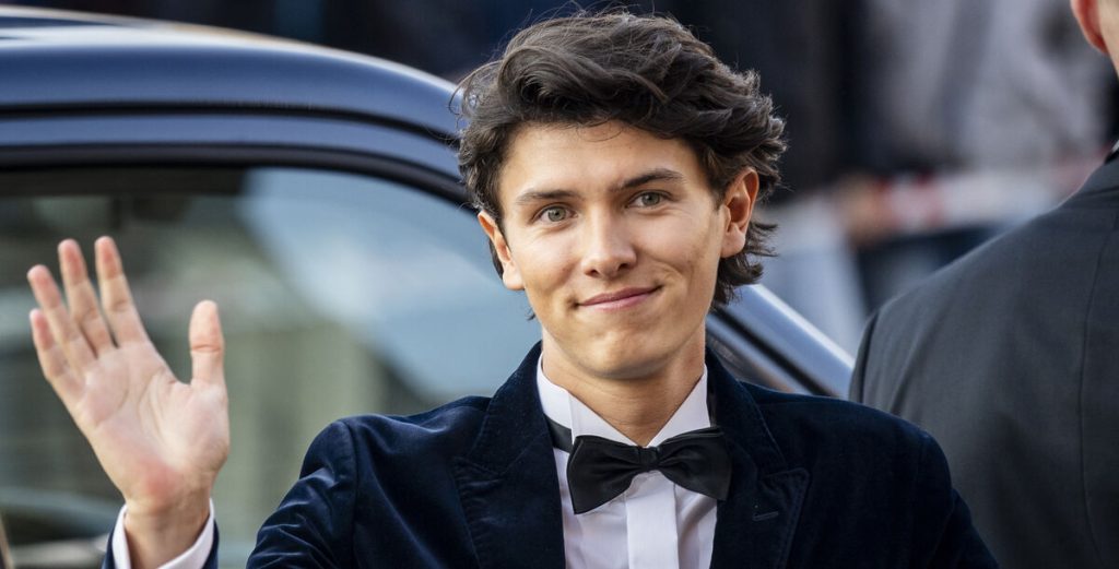 Rørende hyldest til farfar: Grev Nikolai deler særligt billede