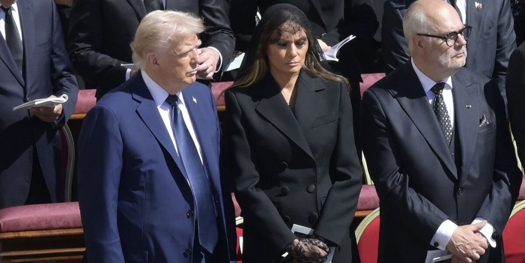 Melania vækker opsigt: Debatteres heftigt på nettet