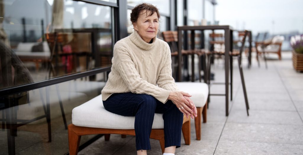 Karen-Lise Mynster gør op med fordomme: “At blive farmor uden at ligne en farmor”