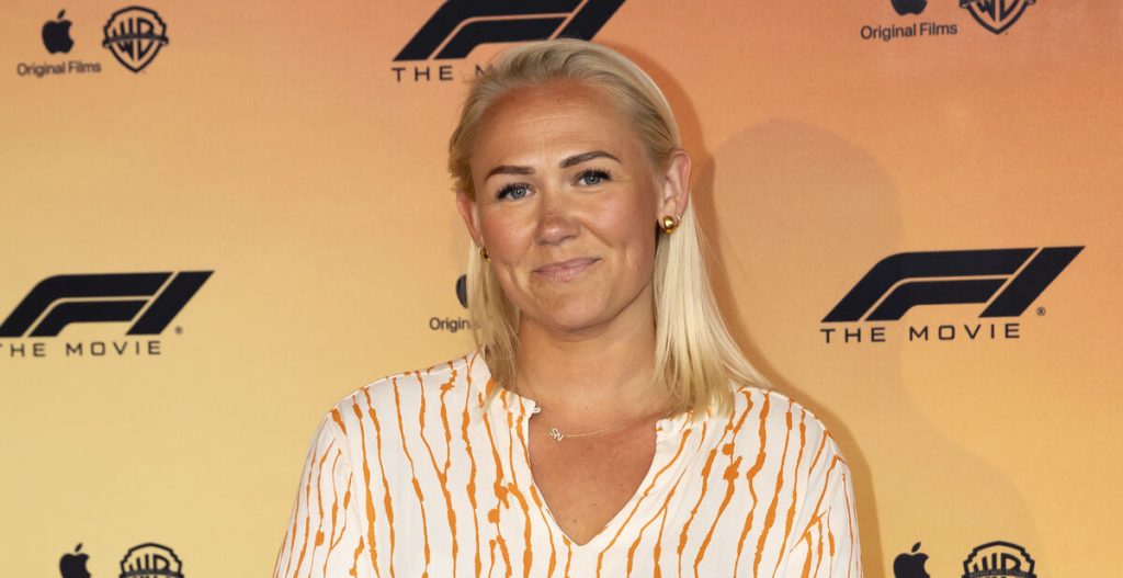 “En lille satan”: Cecilie Schmeichel viser sin fødselsdagsgave frem