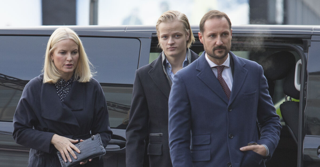 Mette-Marit: I krydsfeltet mellem moderskab og monarki