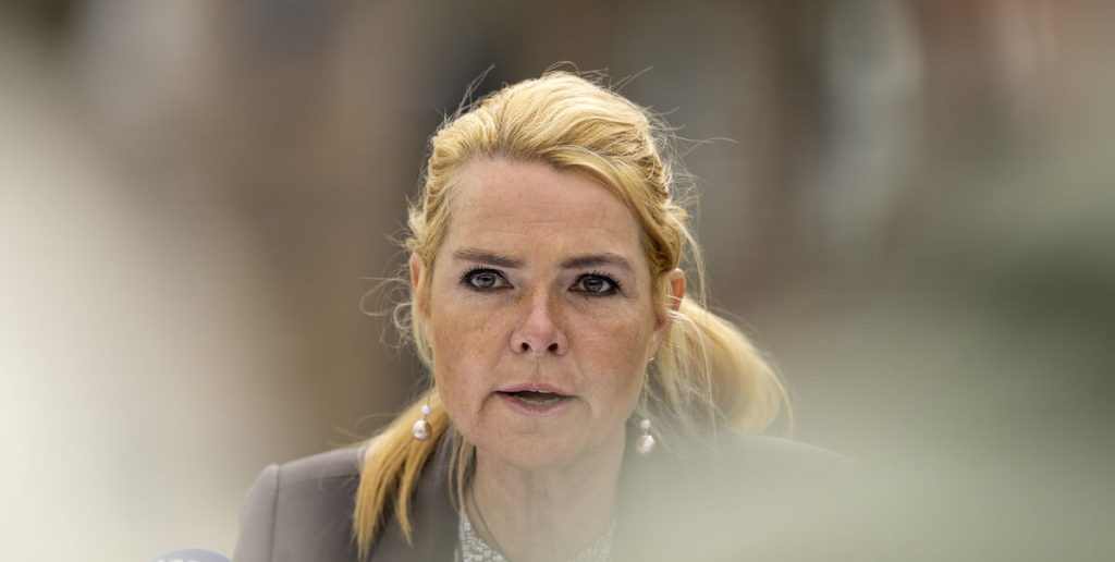 Inger Støjberg raser efter chikane på motorvejen:” Det er så vanvittigt farligt”