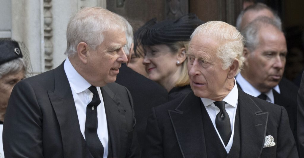 Kong Charles er iskold: Fjerner Andrew fra Windsor Castle