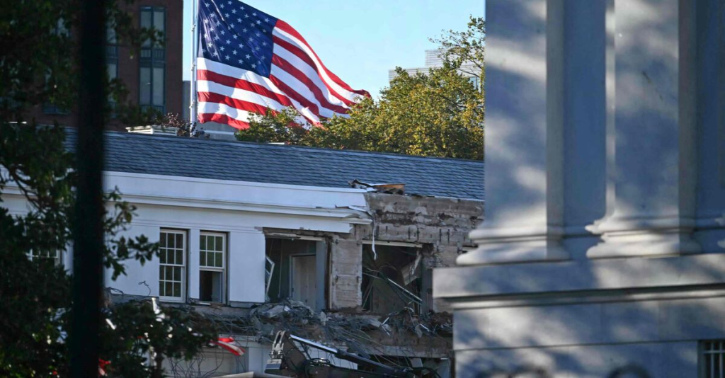 Donald Trump: River dele af Det Hvide Hus ned