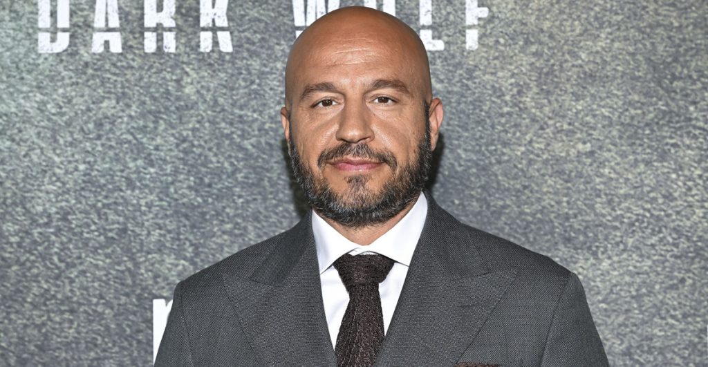 Fra optagelser til retssag: Så galt står det til mellem Dar Salim og instruktør