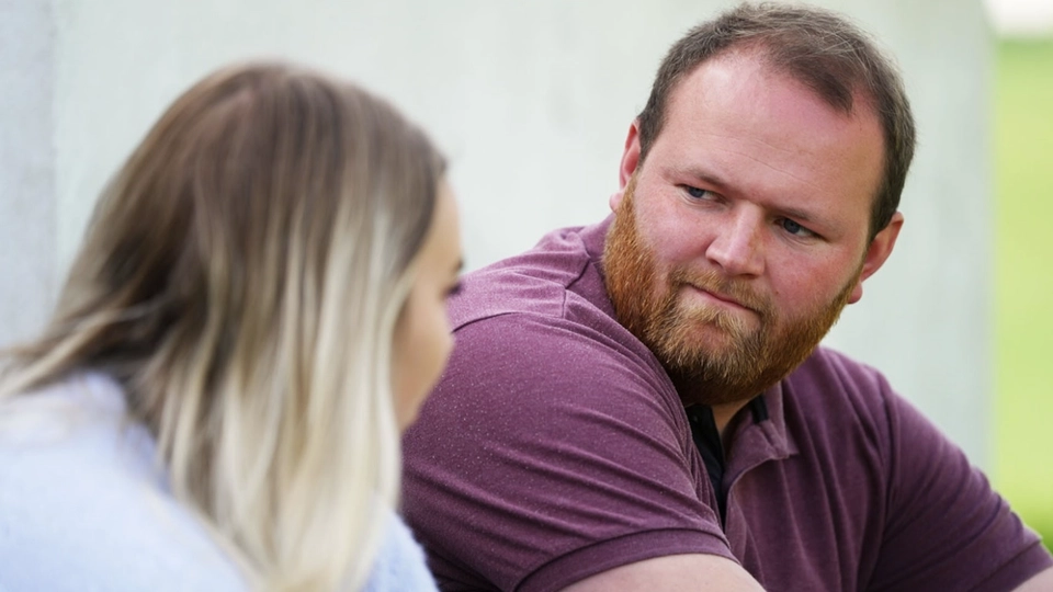 Efter overraskende beslutning: Nu svarer ‘Landmand søger kærlighed’-deltager på det, vi alle har ventet på