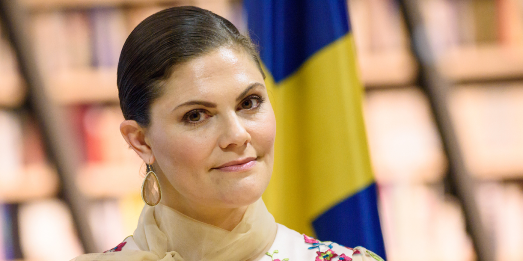 Designerjagt i gang: Victorias øreringe får modeverdenen til at undres