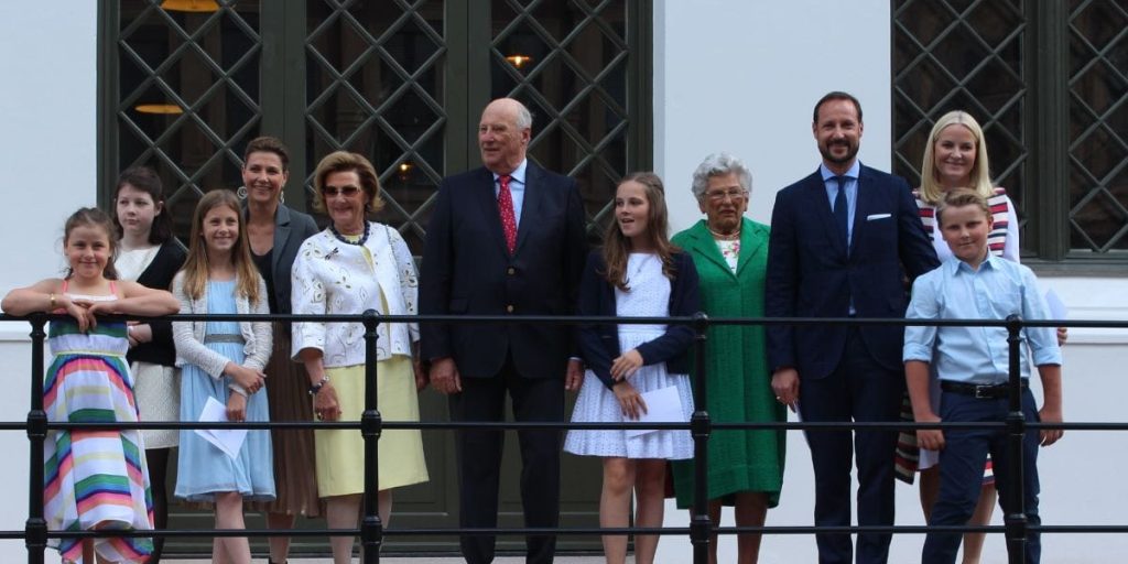 Efter skandaler og sygdom: Nu sætter det norske kongehus ord på det svære år