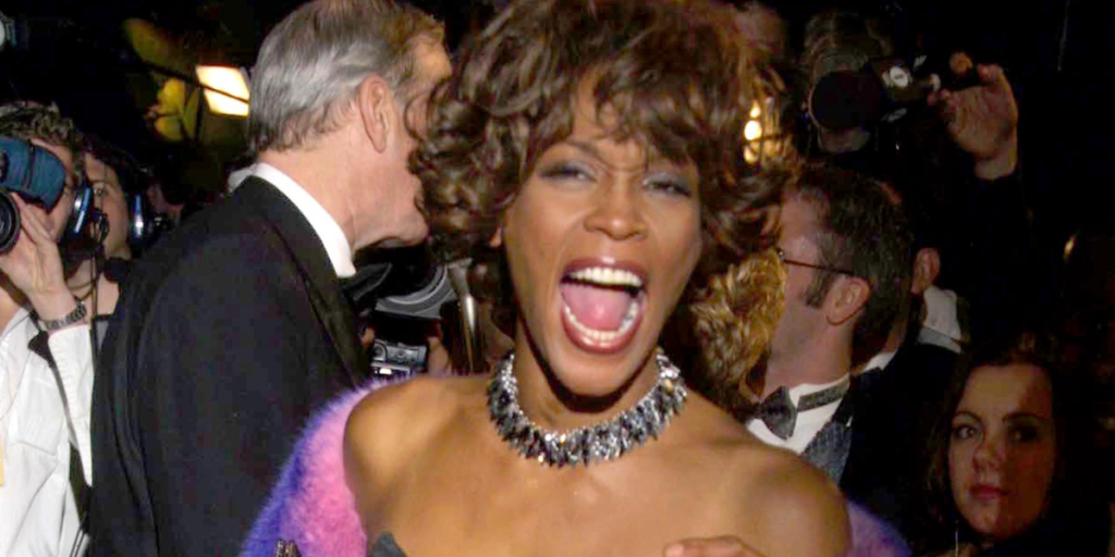 Whitney Houstons ikoniske sceneoutfit solgt for et svimlende beløb