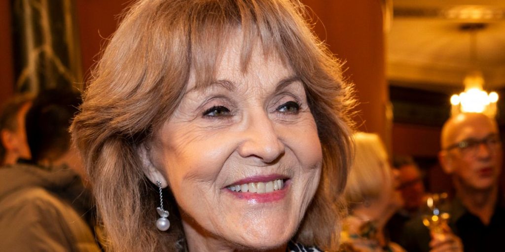 Mystisk mand ved hendes side: Nu løfter Susse Wold sløret