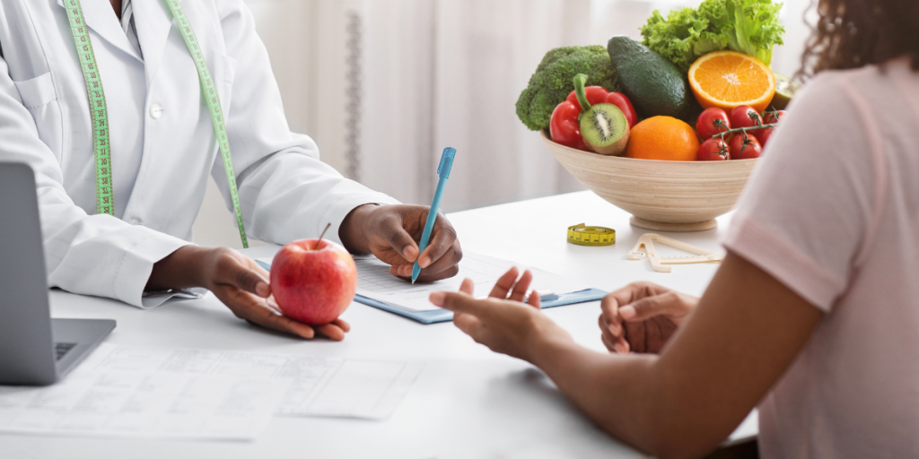 Hård kritik af kendt danskers kostråd: Nu advarer sundhedsprofiler 