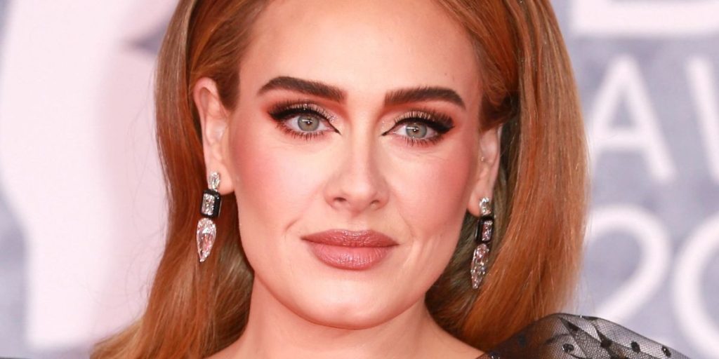 Adele deler trist nyt: Trækker sig på ubestemt tid